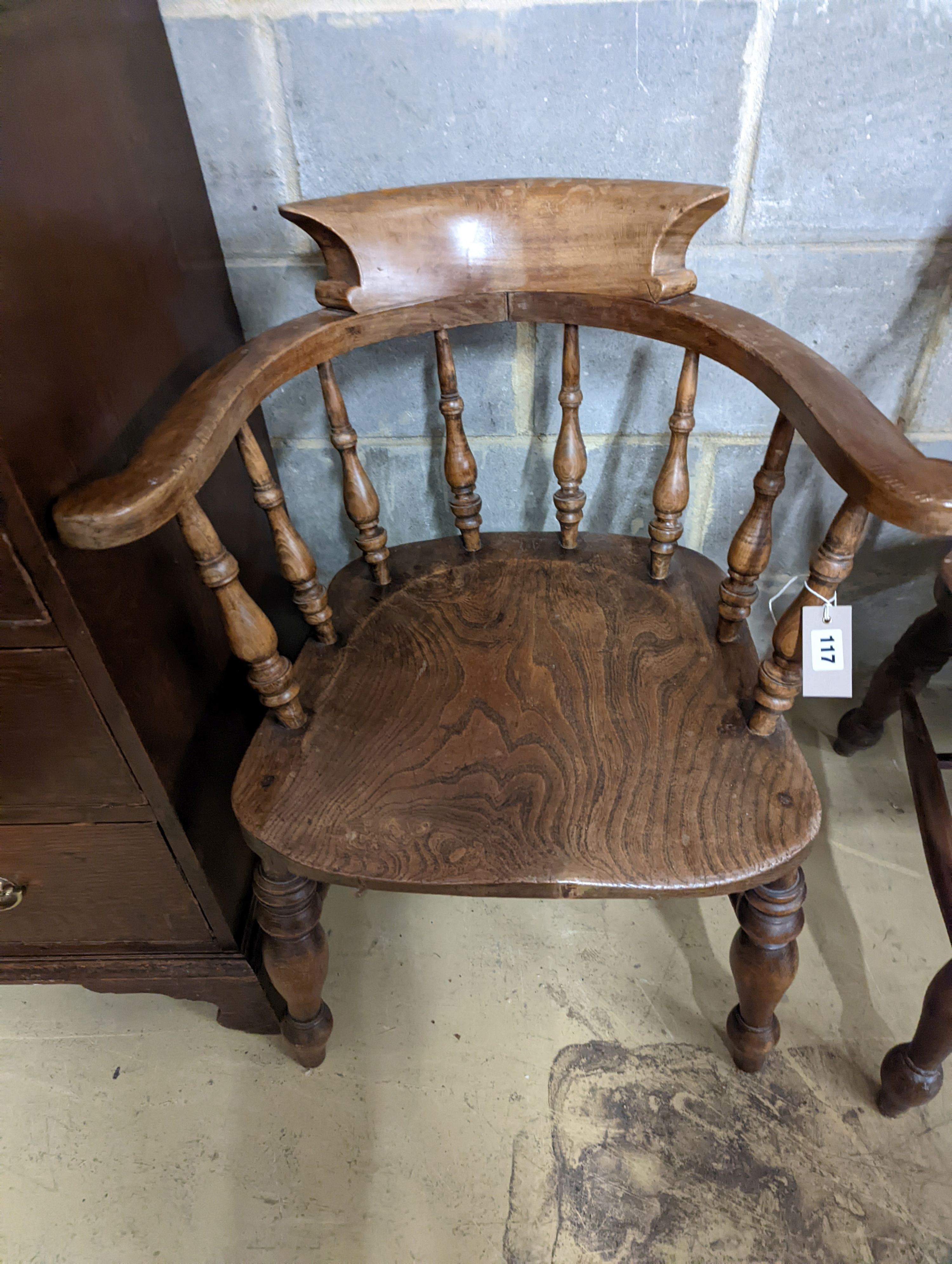 A near pair of Victorian beech and elm smoker's bows. H-77cm.